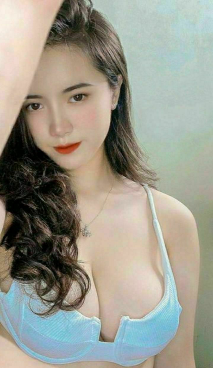 Ngực lớn cúp G thật tuyệt vời! Một cặp ngực lớn và mềm mại! Lấy vú ra và bóp, mở đáy quần bằng tất lụa trắng và sử dụng đạo cụ để thủ dâm, và quan hệ với cái lồn đầy lông...